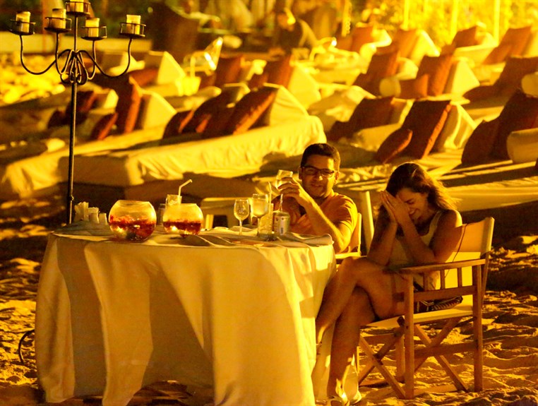 Romantic Dinner at Edde Sands